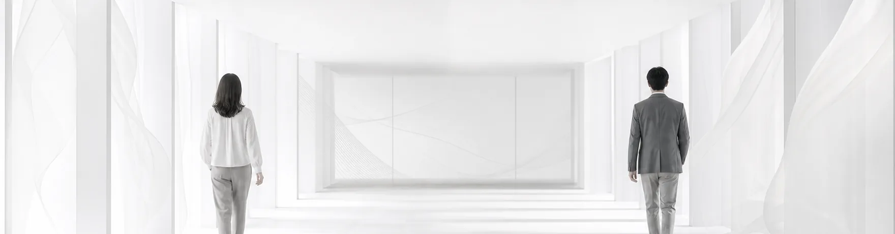 AIと仕事を表すイメージ。白い回廊を、二人がそれぞれ別の位置を歩いている後ろ姿